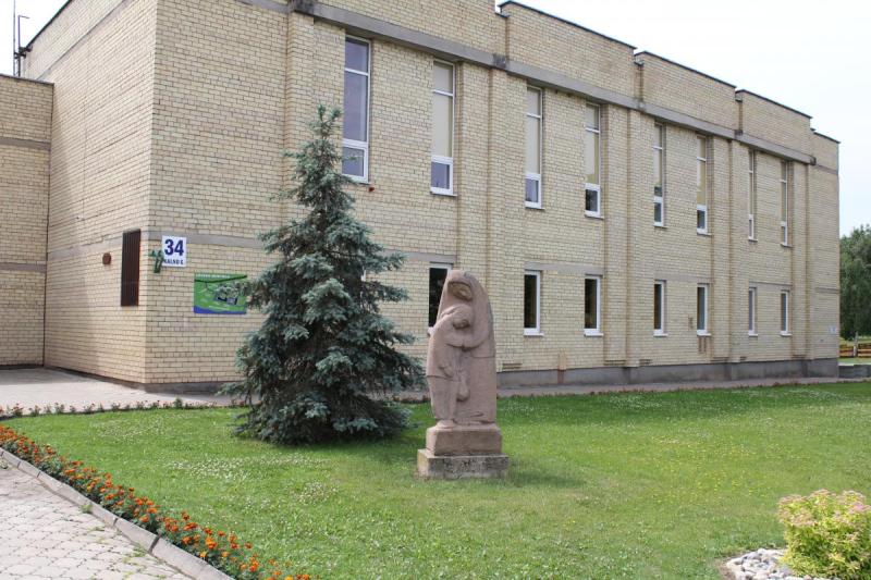 Skulptūra „Parduotos vasaros“ Pasvalyje