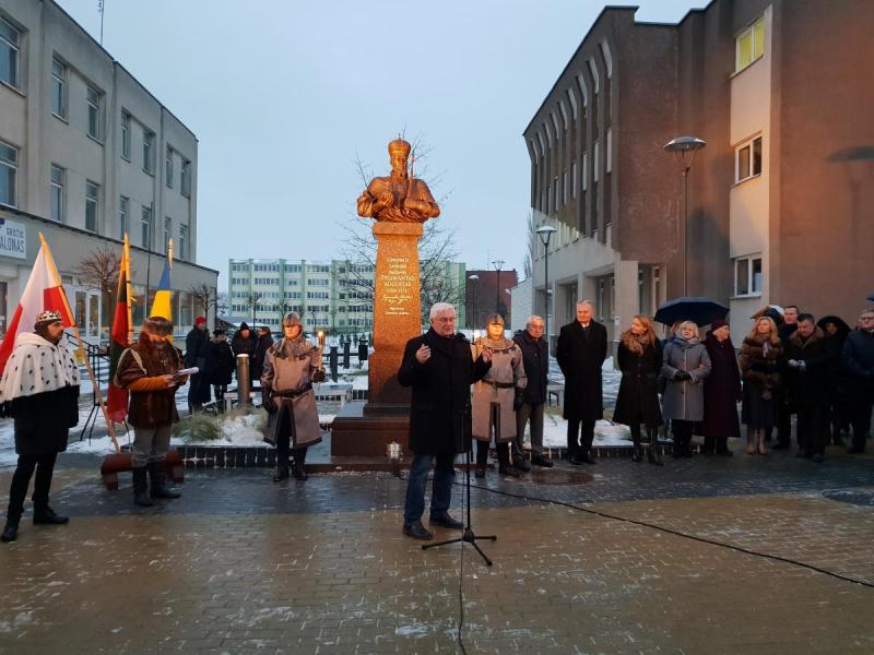 Paminklas Lenkijos karaliui ir LDK didžiajam kunigaikščiui Žygimantui Augustui Pasvalyje
